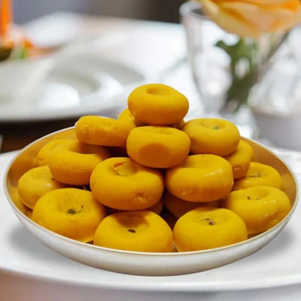 1 kg Kesar Peda – Traditional Indian sweet with floral and sweet flavors, available for delivery.
