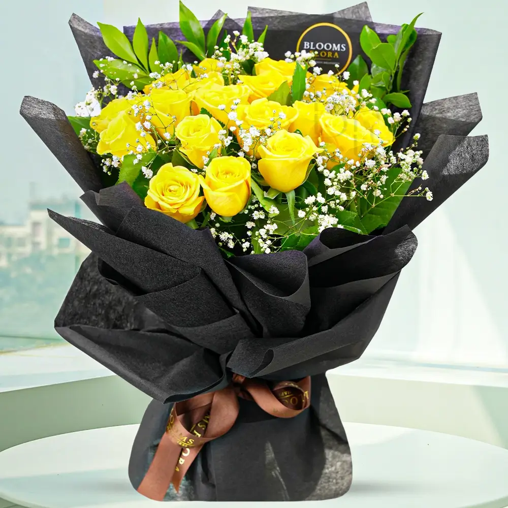 bouquet of 25 yellow roses