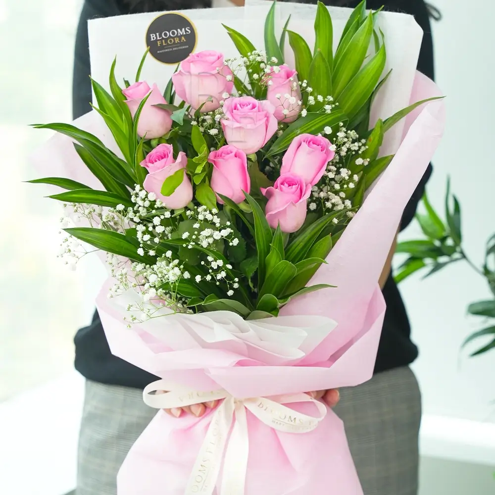 8 pink roses bouquet