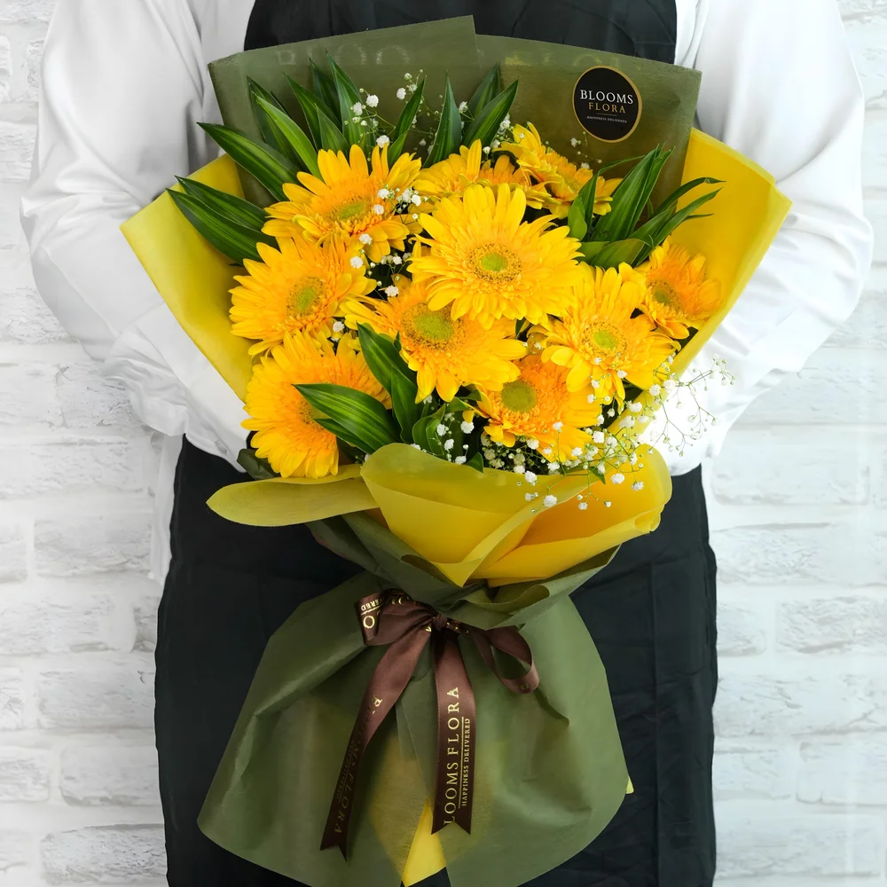 10 yellow gerberas bouquet