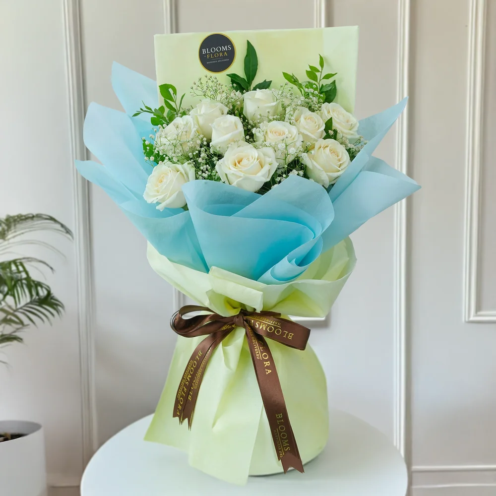 12 white roses bouquet