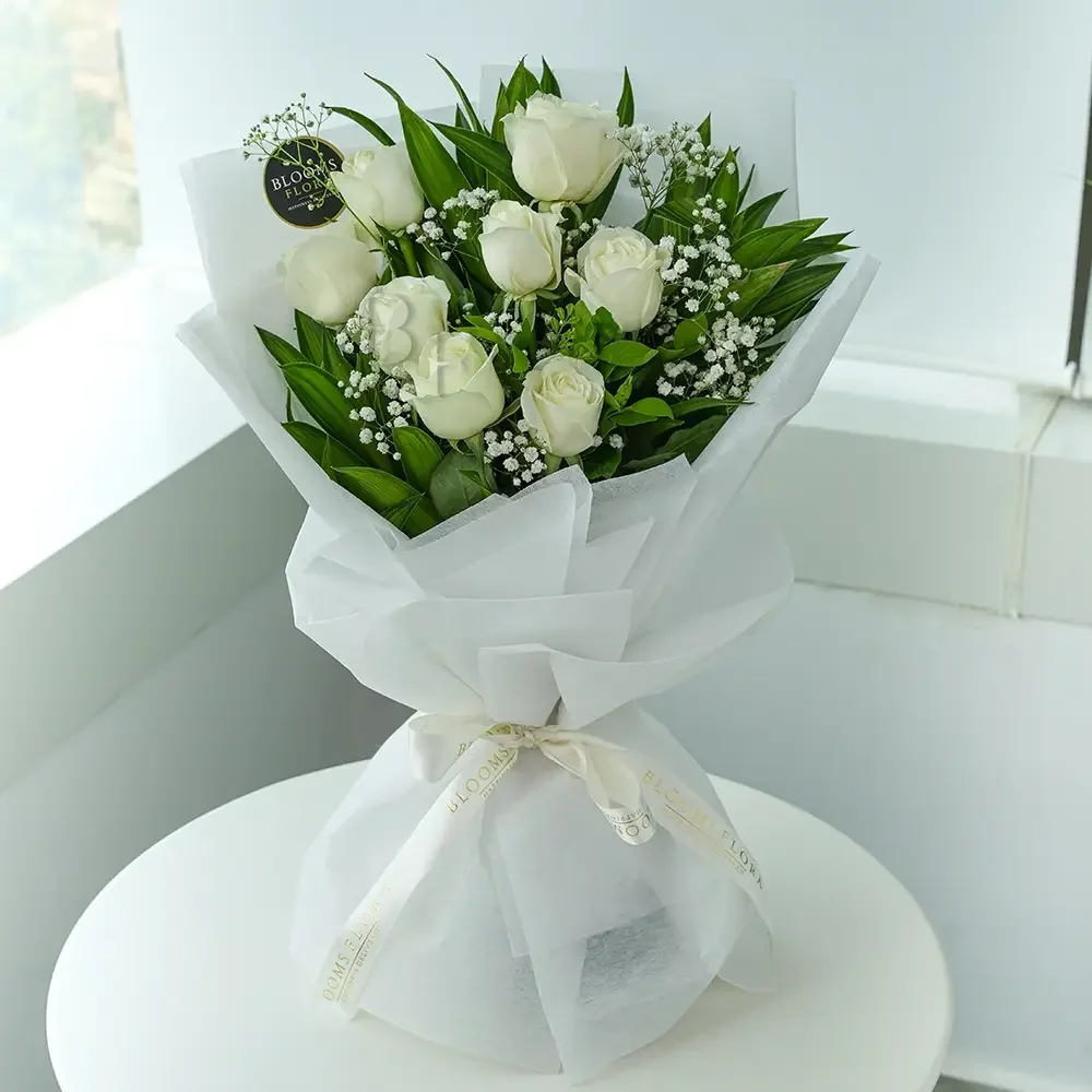 8 white roses bouquet 8 white roses bouquet