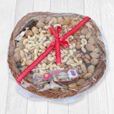 Basket of 1 Kg Mixed dry fruits.